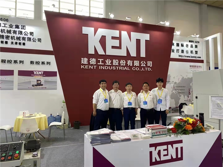 建德工业展出机联网新型精密磨床 大秀大数据分析能力